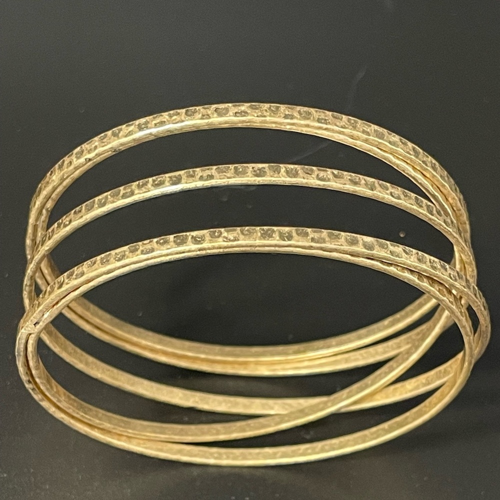 Gold tone bracelet